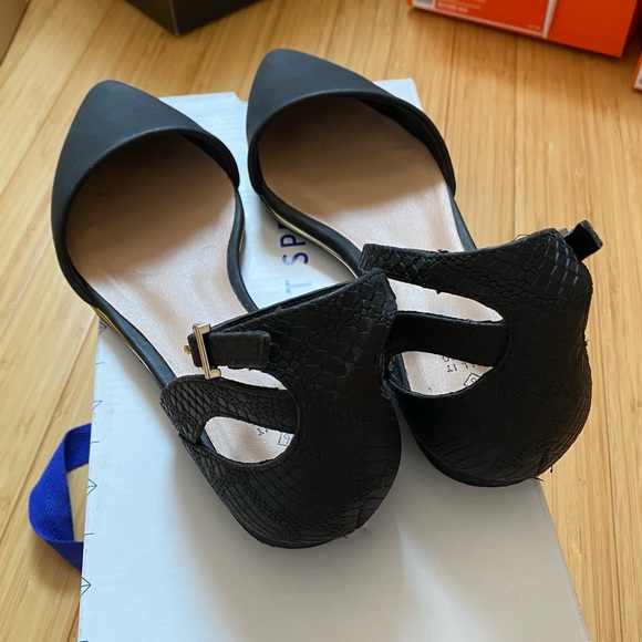 Black point toe flats - Picture 2 of 3
